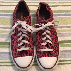 Converse low top Chuck Taylors pink/purple leopard